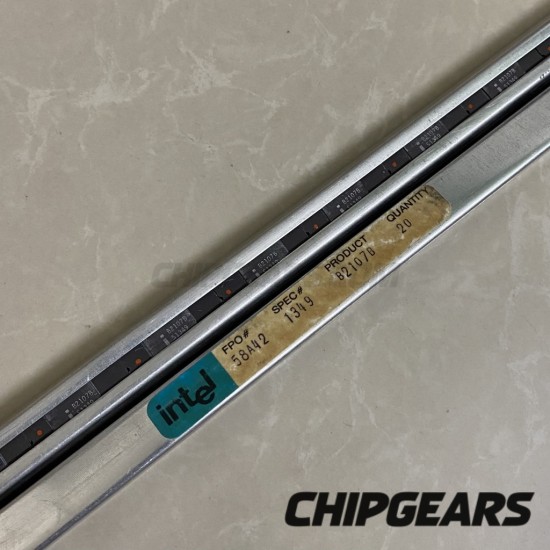 Intel B2107B Dynamic RAM 1BIT 4K 4096 200NS DRAM Black CDIP22 1977 Early DRAM